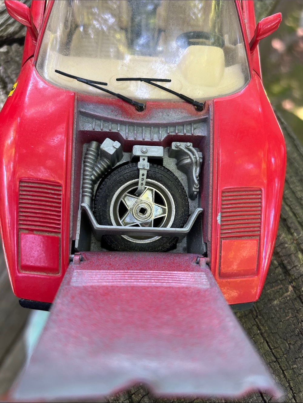 Burago 1:18 1984 Ferrari GTO, Made in Italy - Picture 3 of 10